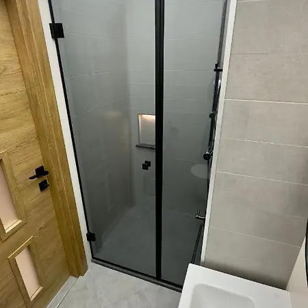 122 Apartment *